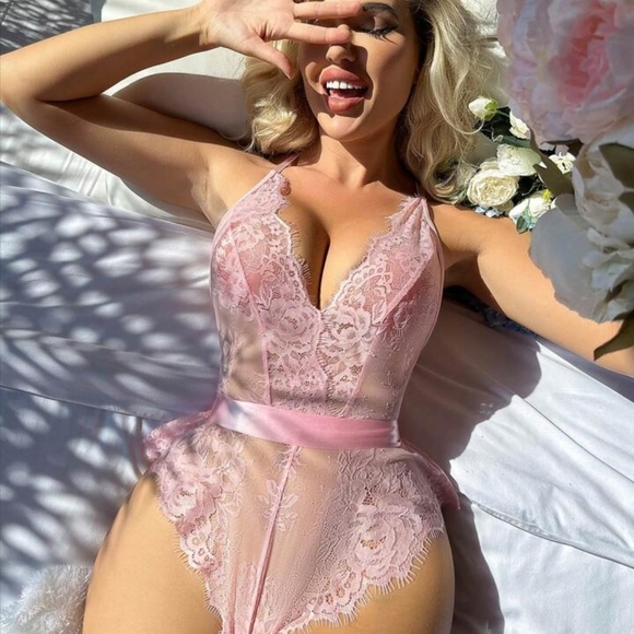 Pink Lace Chemise with Satin Bow - Picture 7 of 7